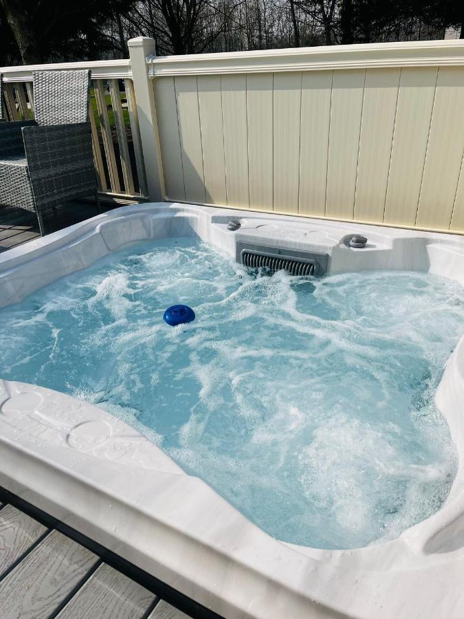 Stone Beck Lodge With Hot Tub York Eksteriør bilde
