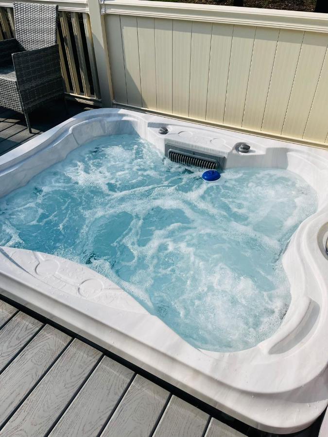Stone Beck Lodge With Hot Tub York Eksteriør bilde
