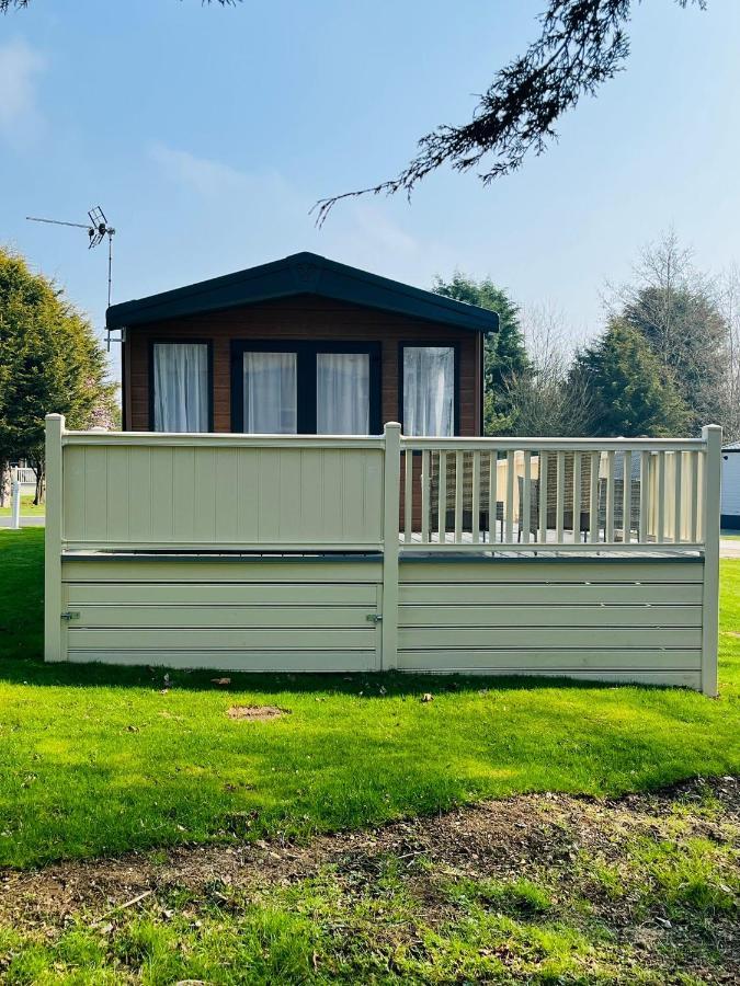 Stone Beck Lodge With Hot Tub York Eksteriør bilde