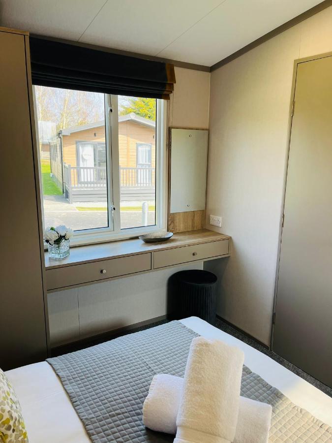 Stone Beck Lodge With Hot Tub York Eksteriør bilde